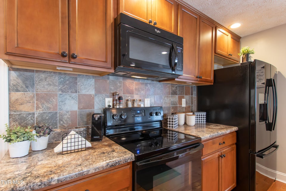 Photo #7: 615 Monte Vista Drive