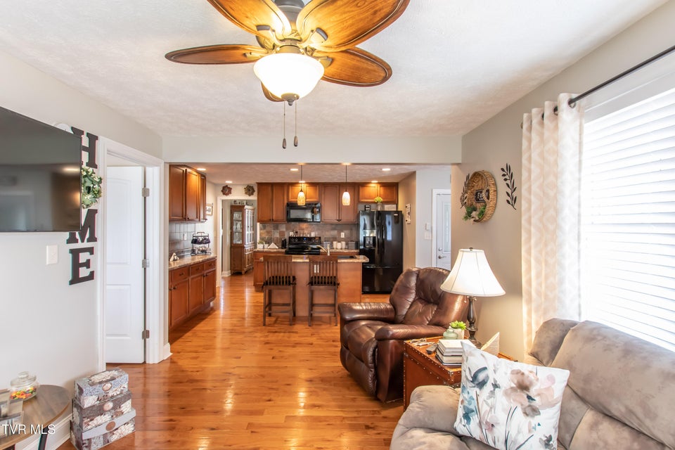 Photo #5: 615 Monte Vista Drive