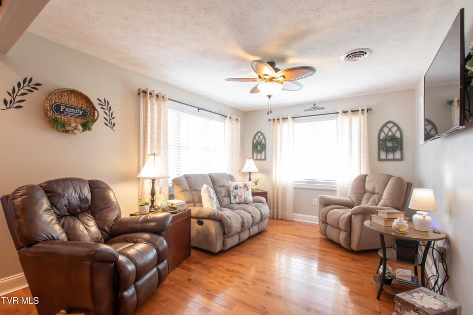 Photo #16: 615 Monte Vista Drive