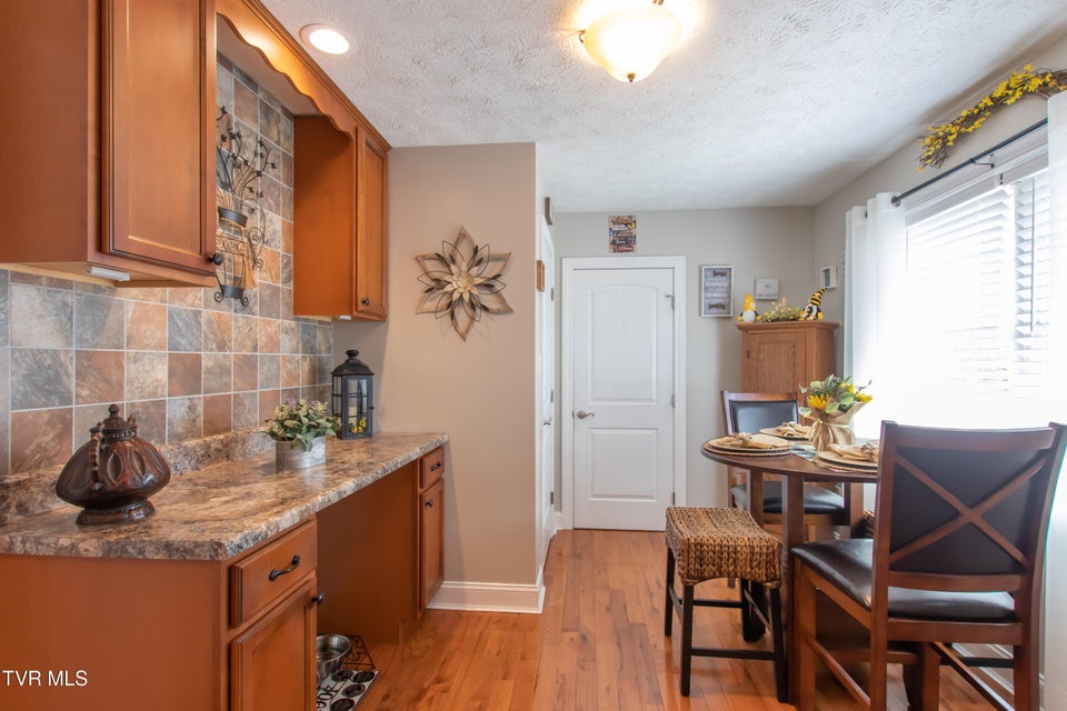 Photo #10: 615 Monte Vista Drive