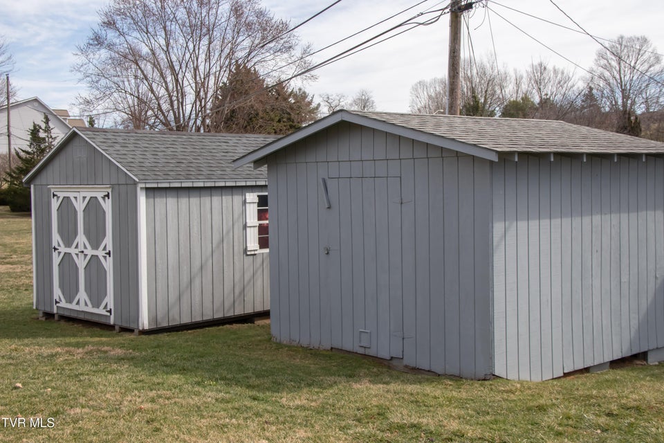 Photo #37: 615 Monte Vista Drive