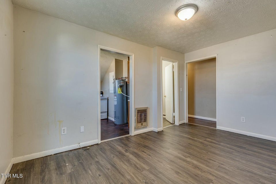 Photo #10: 1527-1529 Fuller Street