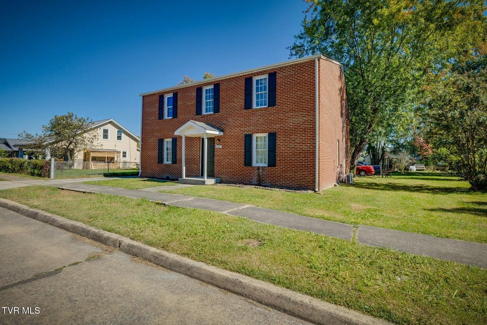 Photo #2: 1527-1529 Fuller Street