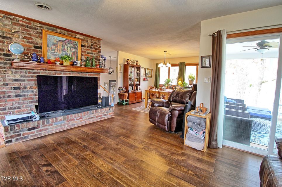 Photo #16: 305 Timberlane Road