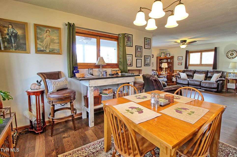 Photo #10: 305 Timberlane Road