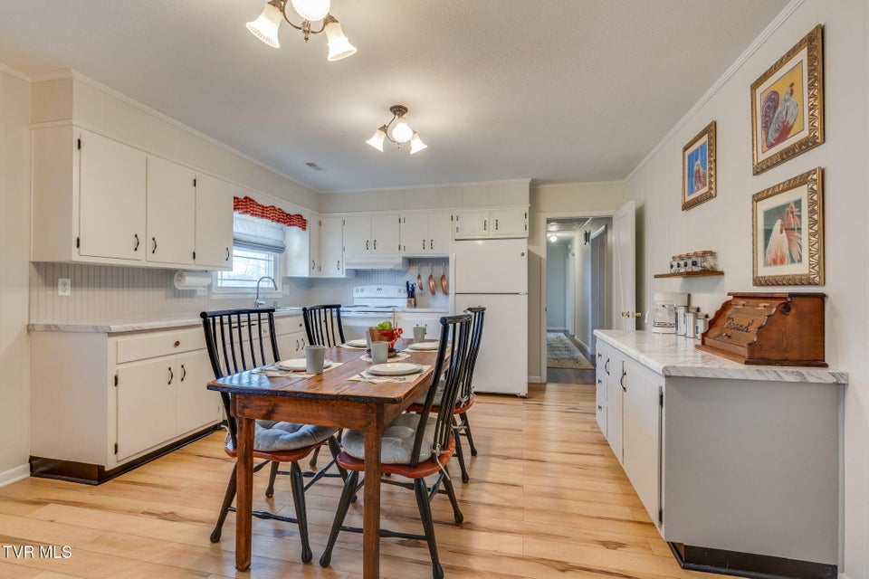 Photo #11: 1425 Glenmar Avenue