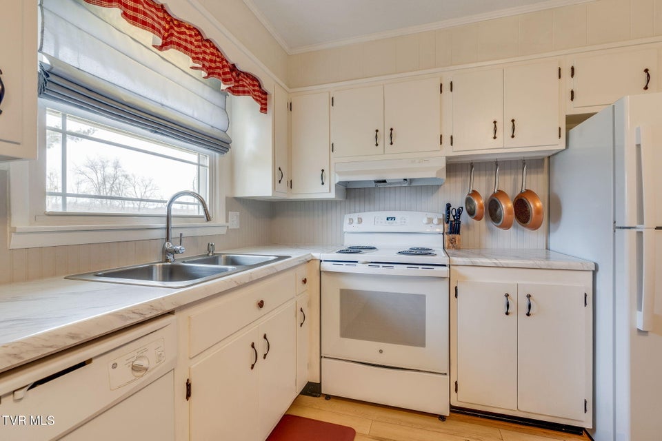 Photo #12: 1425 Glenmar Avenue