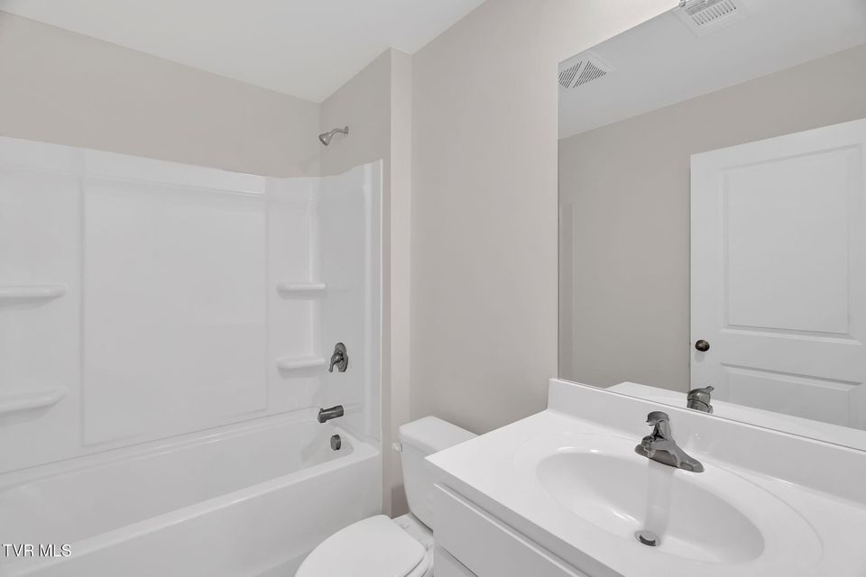 Photo #7: 376 Arrowhead Drive