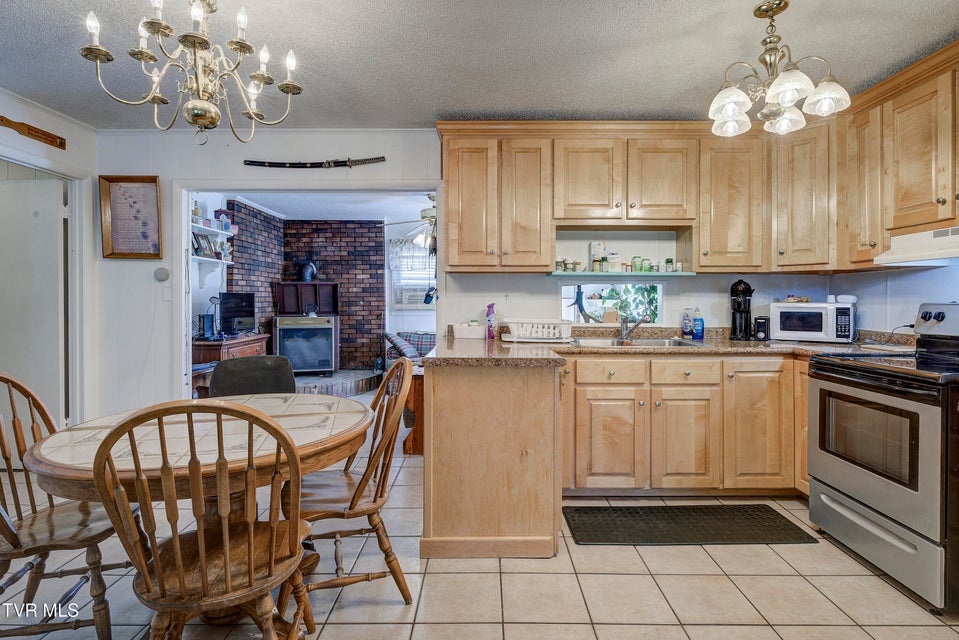 Photo #11: 142 Cressview Rd Road
