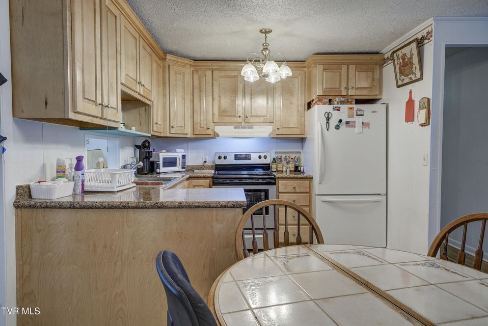 Photo #12: 142 Cressview Rd Road