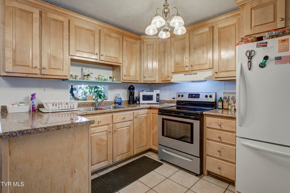 Photo #13: 142 Cressview Rd Road