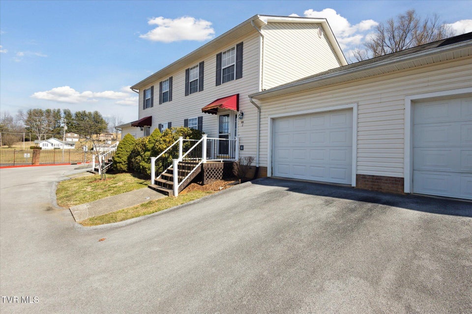 Photo #2: 2101 Cherokee Road