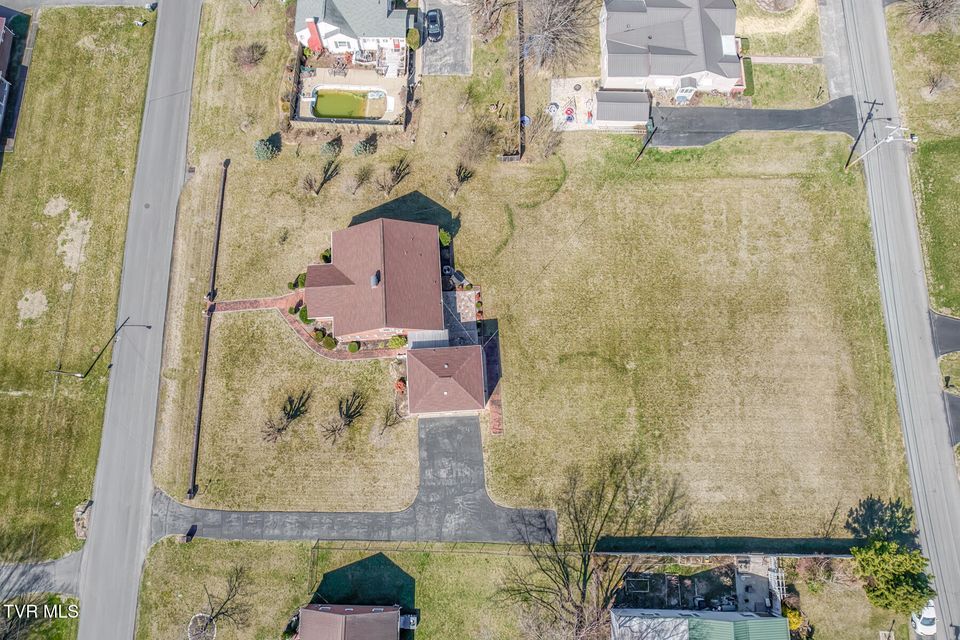 Photo #7: 615 Parkway Boulevard