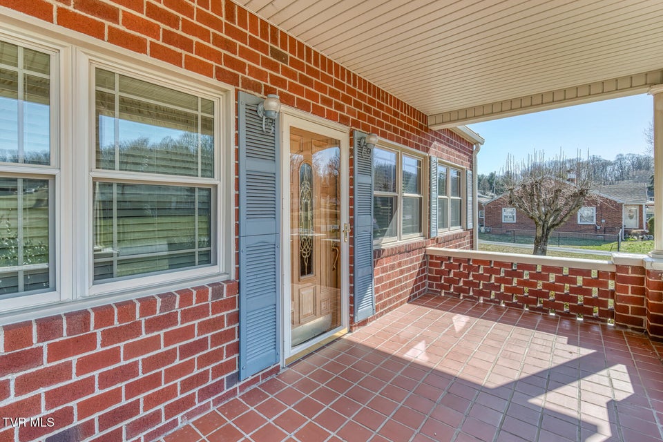 Photo #10: 615 Parkway Boulevard