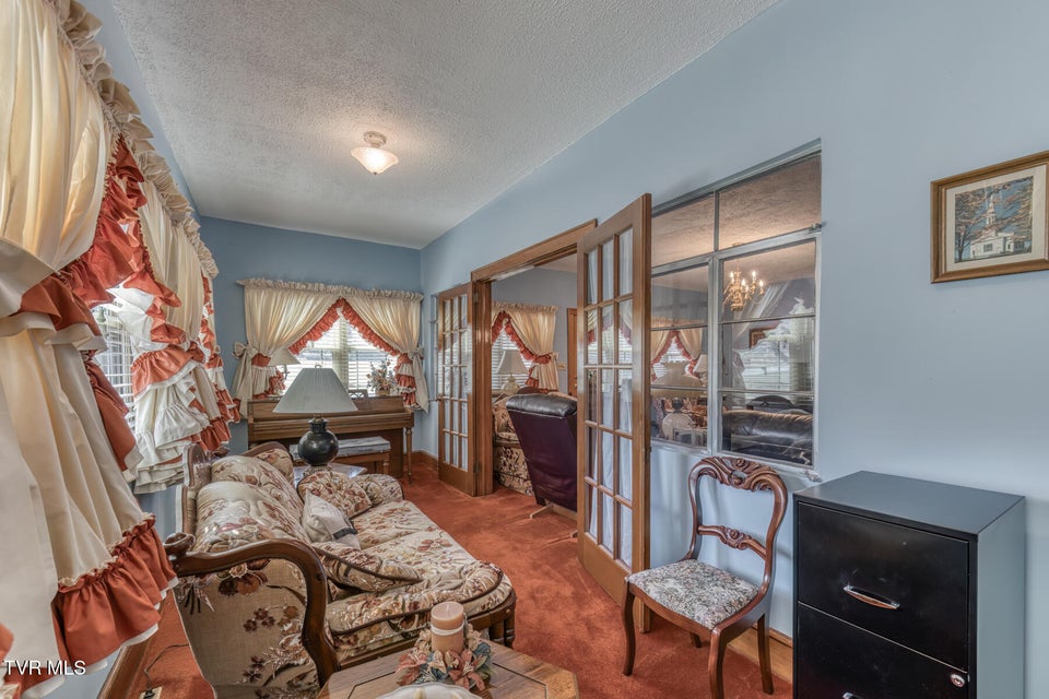 Photo #16: 615 Parkway Boulevard