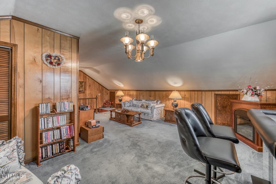 Photo #28: 615 Parkway Boulevard
