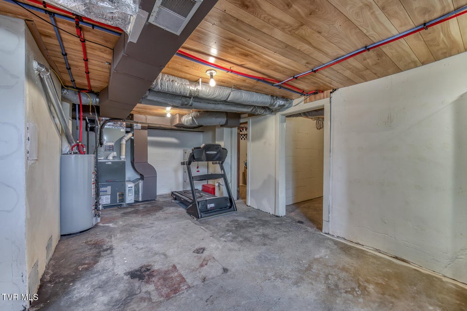 Photo #31: 615 Parkway Boulevard