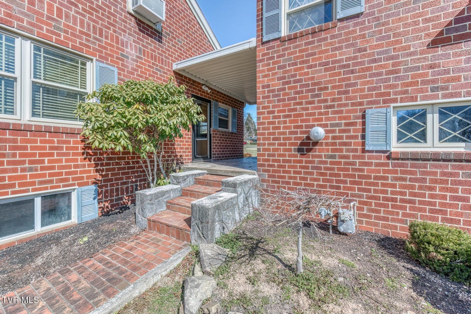 Photo #38: 615 Parkway Boulevard