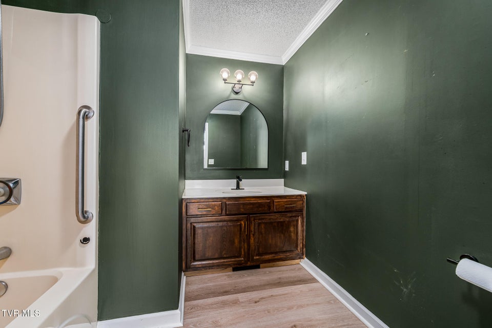 Photo #31: 1831 Oakland Avenue