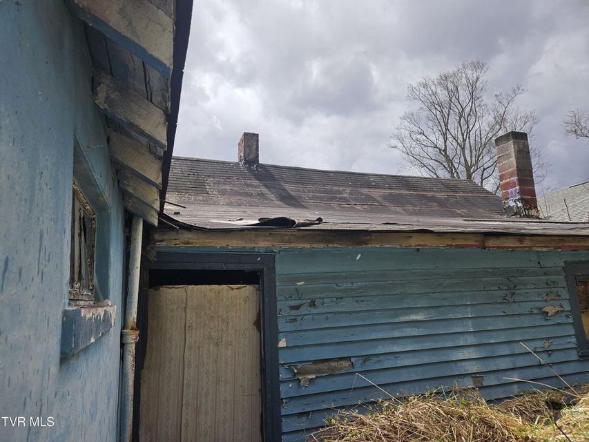 Photo #7: 114 Meredith Street