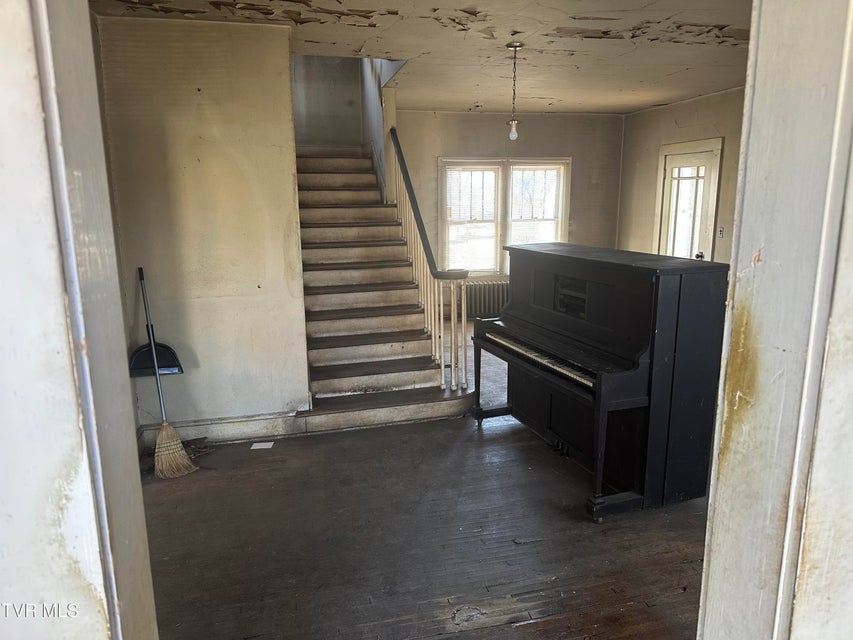 Photo #3: 705 Fairview Avenue