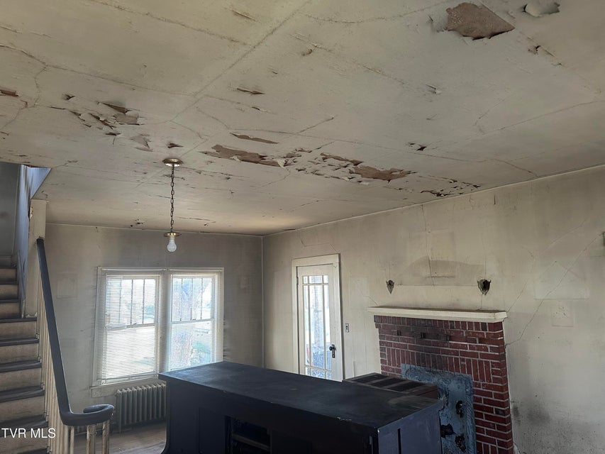 Photo #5: 705 Fairview Avenue