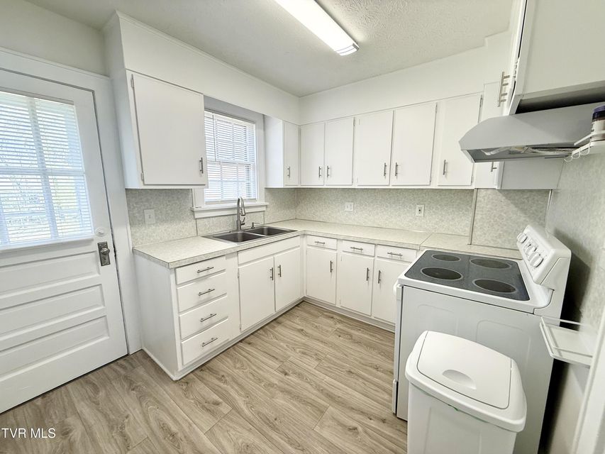 Photo #6: 1652 Virginia Avenue