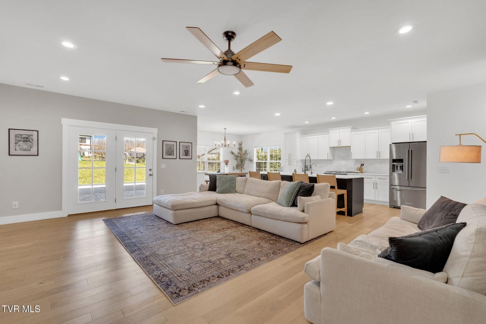 Photo #9: 626 Gardenia Drive