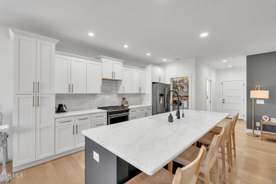 Photo #14: 626 Gardenia Drive