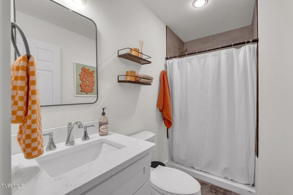 Photo #31: 626 Gardenia Drive