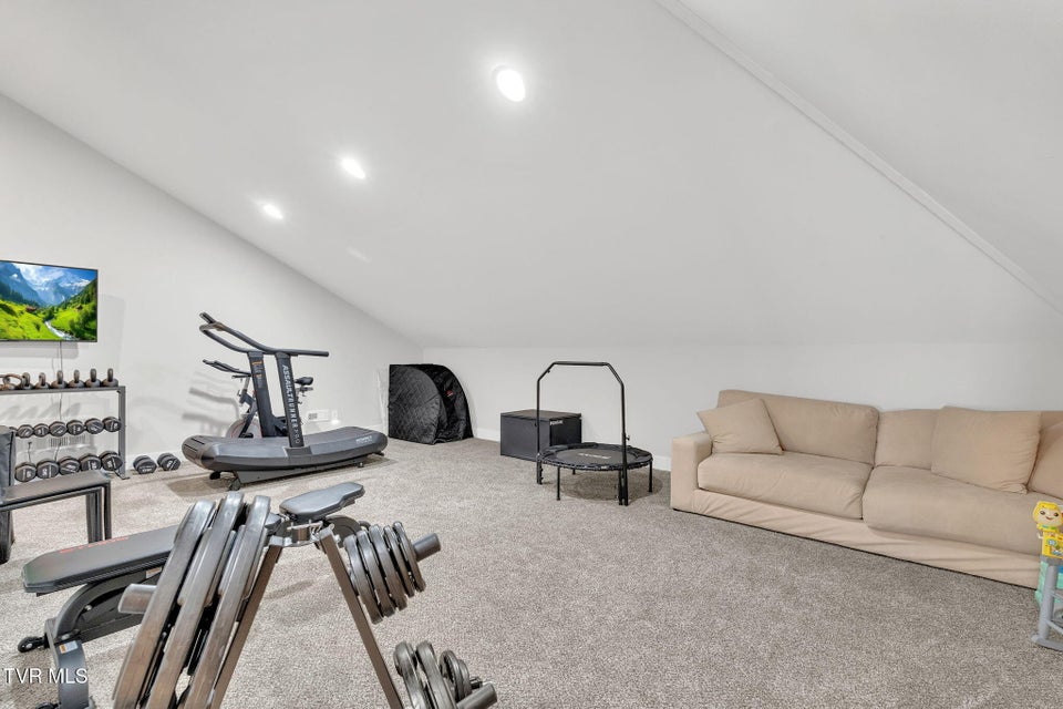 Photo #32: 626 Gardenia Drive