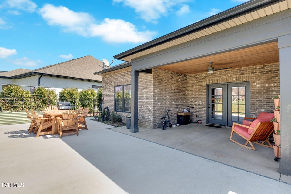 Photo #38: 626 Gardenia Drive