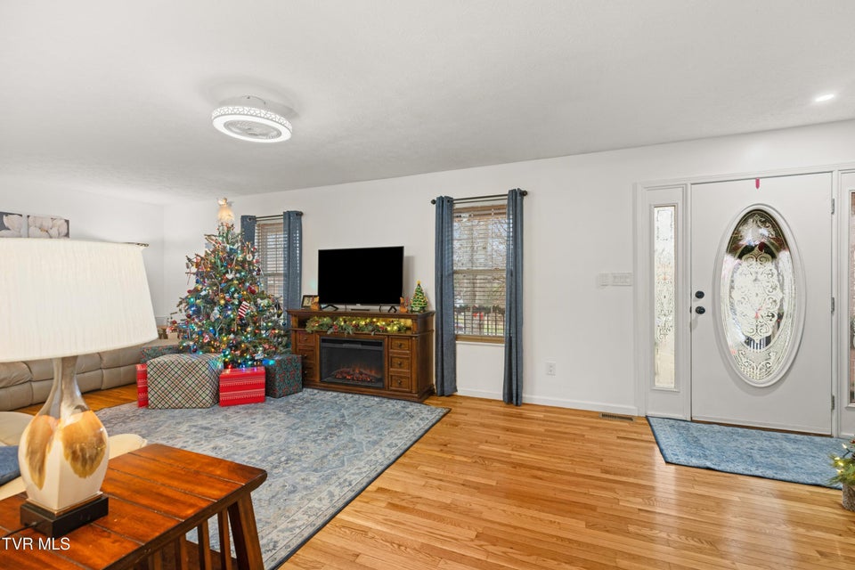 Photo #9: 3815 High Oak Drive