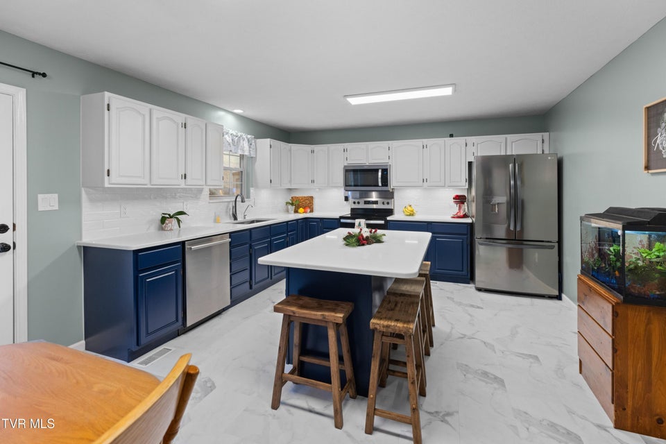 Photo #10: 3815 High Oak Drive