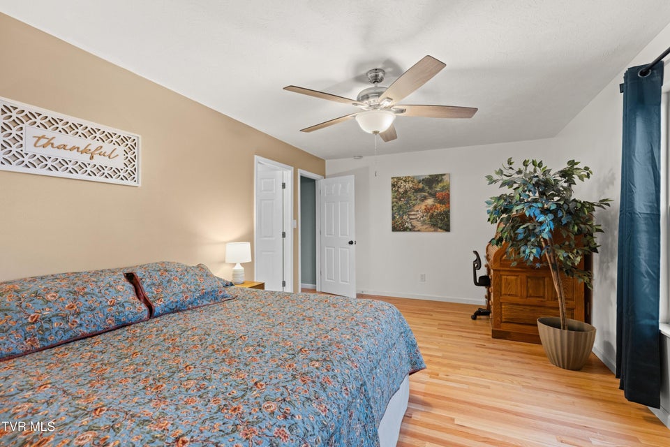 Photo #17: 3815 High Oak Drive