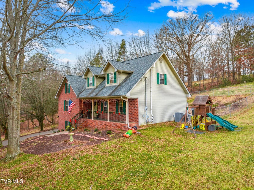 Photo #37: 3815 High Oak Drive