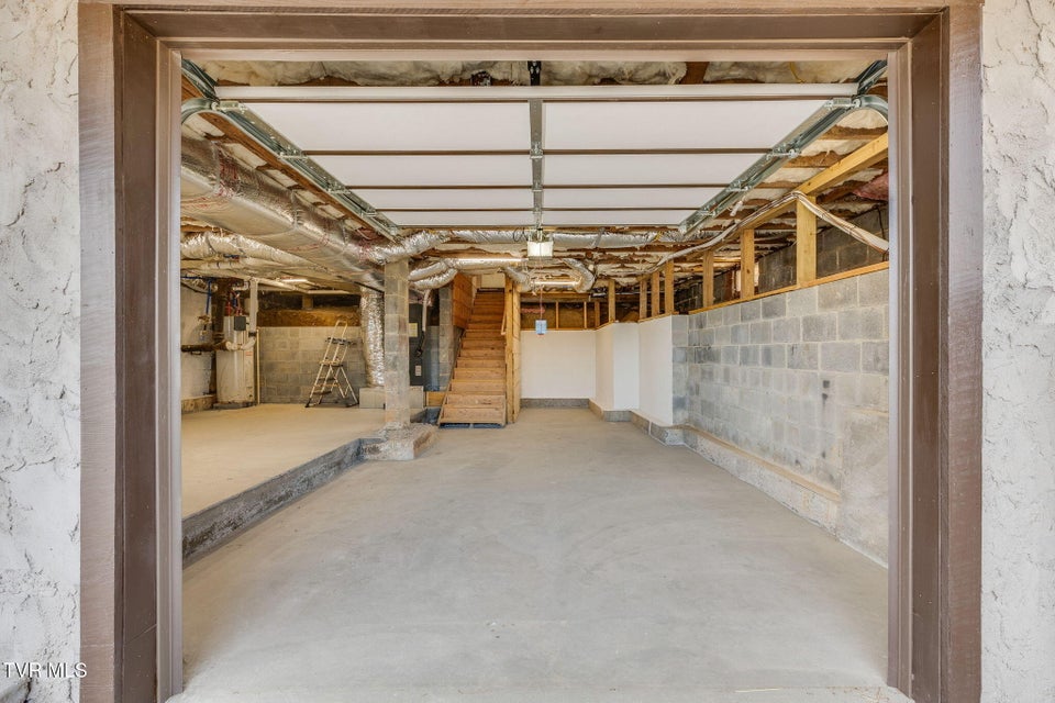 Photo #31: 219 Smith Street Extension