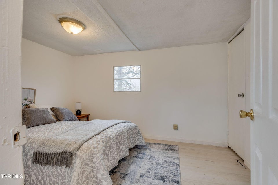 Photo #12: 1508 Highpoint Avenue