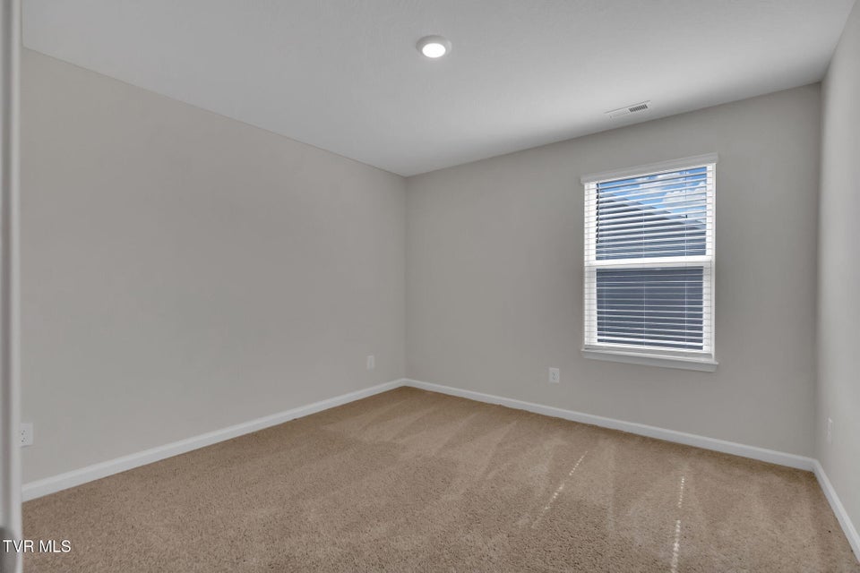 Photo #13: 405 Arrowhead Drive 