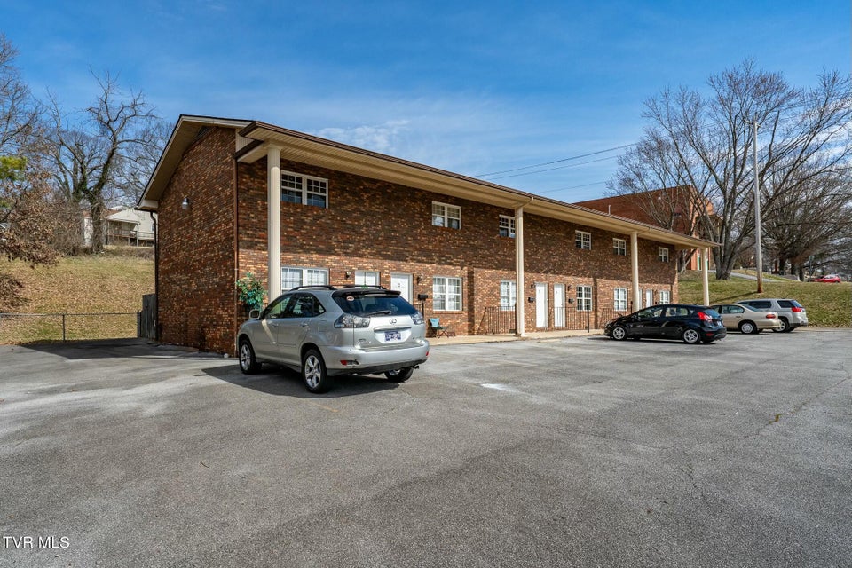 Photo #3: 133 Walker Street