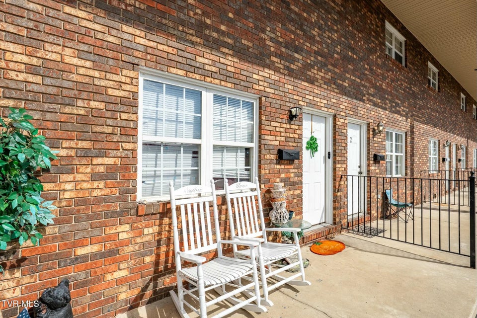 Photo #5: 133 Walker Street