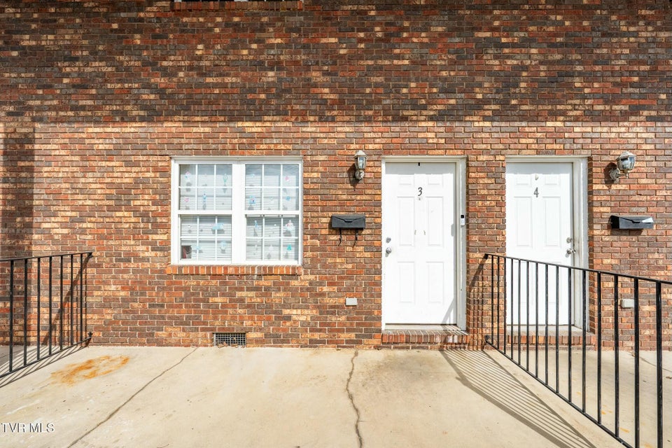 Photo #12: 133 Walker Street