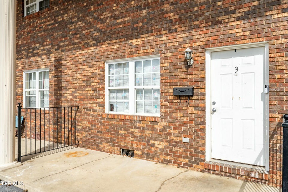 Photo #13: 133 Walker Street