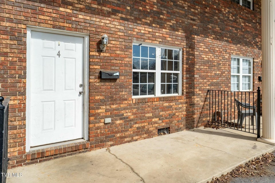 Photo #14: 133 Walker Street