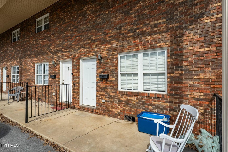 Photo #22: 133 Walker Street
