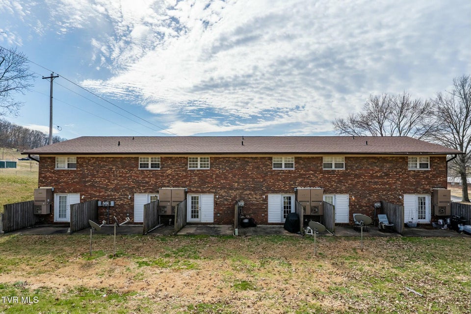 Photo #26: 133 Walker Street