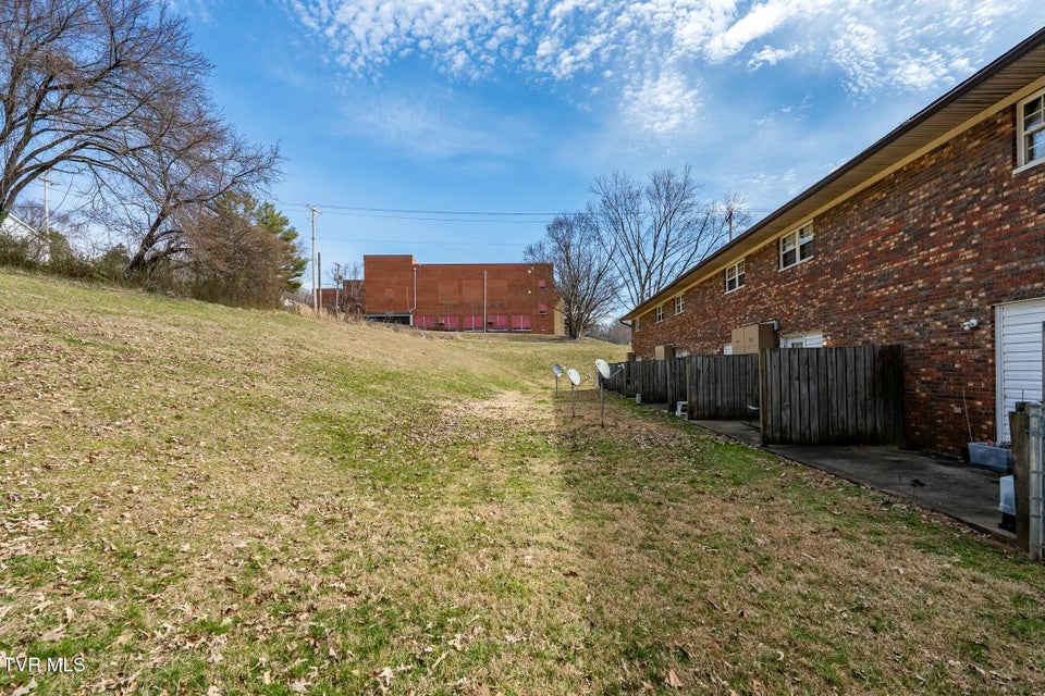 Photo #28: 133 Walker Street