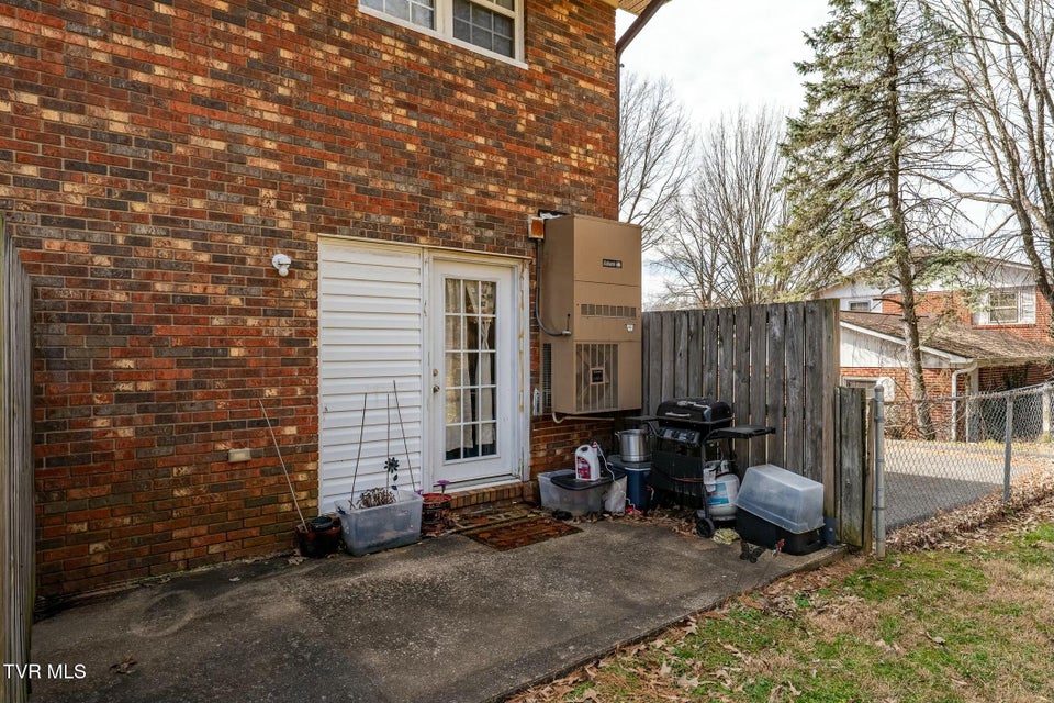 Photo #30: 133 Walker Street