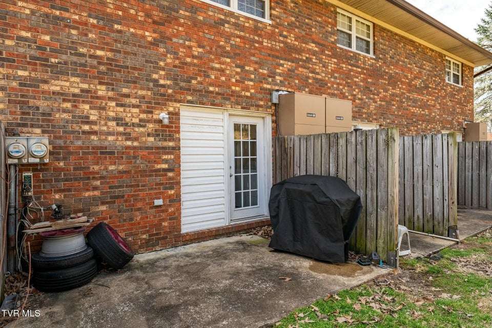 Photo #34: 133 Walker Street