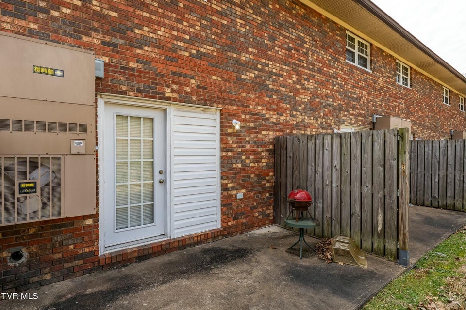 Photo #40: 133 Walker Street